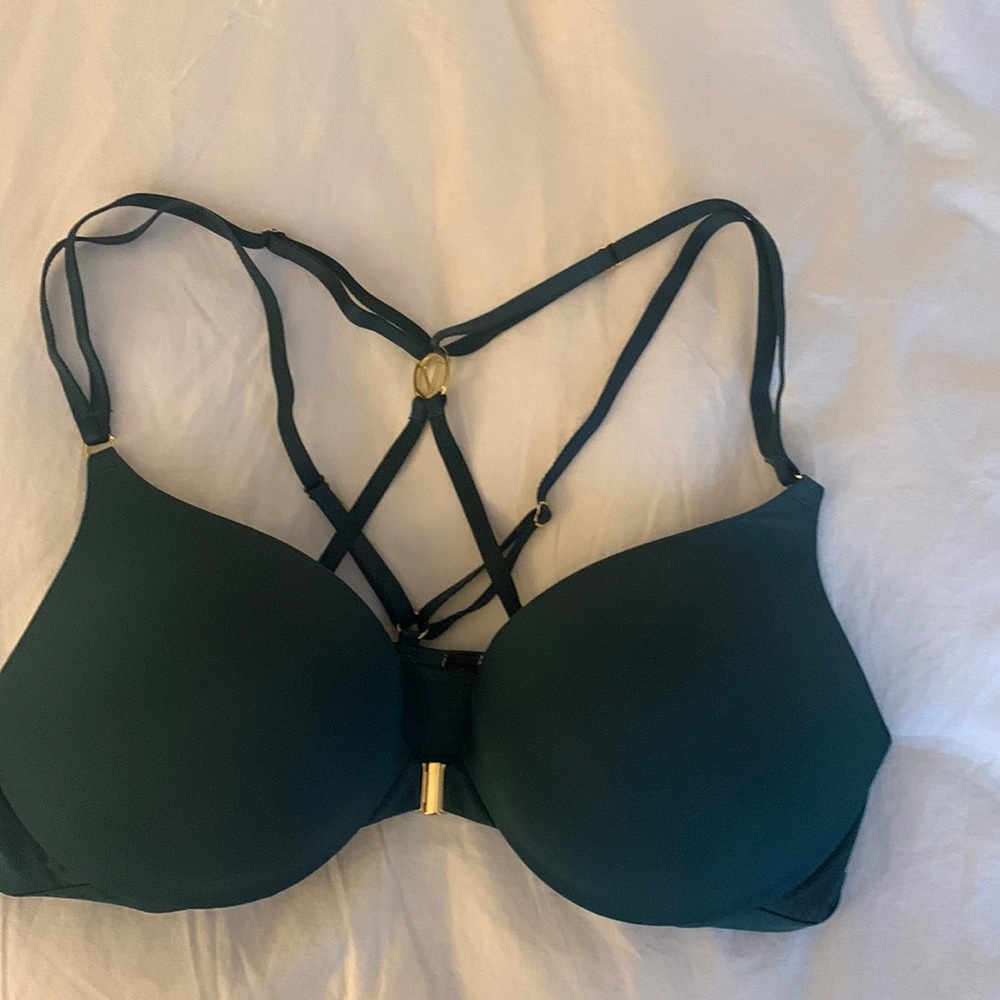 New w/o tags. Never worn. Removed tags b4 I realized I bought the wrong size.